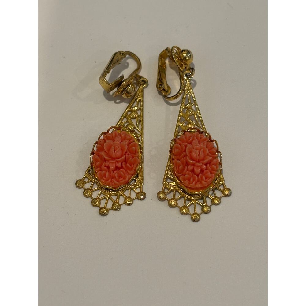 Vintage Celebrity Dangle Earrings Gold Tone Faux Coral